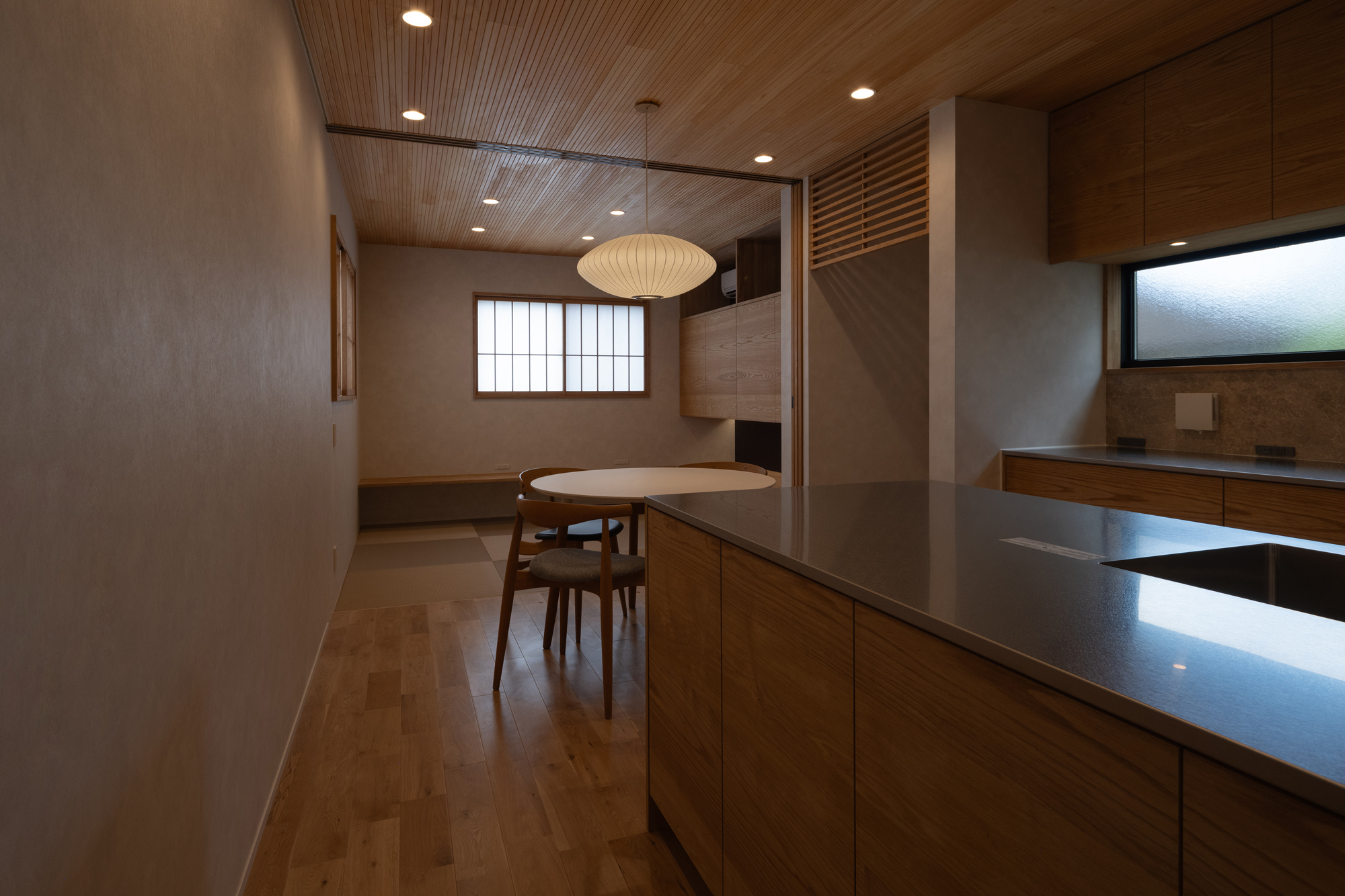 鎌ヶ谷の家。畳が見える和モダン住宅